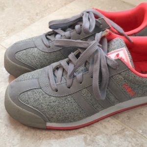Women’s addidas Samoa size 8